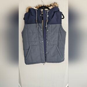 Eddie Bauer Emmons sherpa lined vest with faux fur hood size large